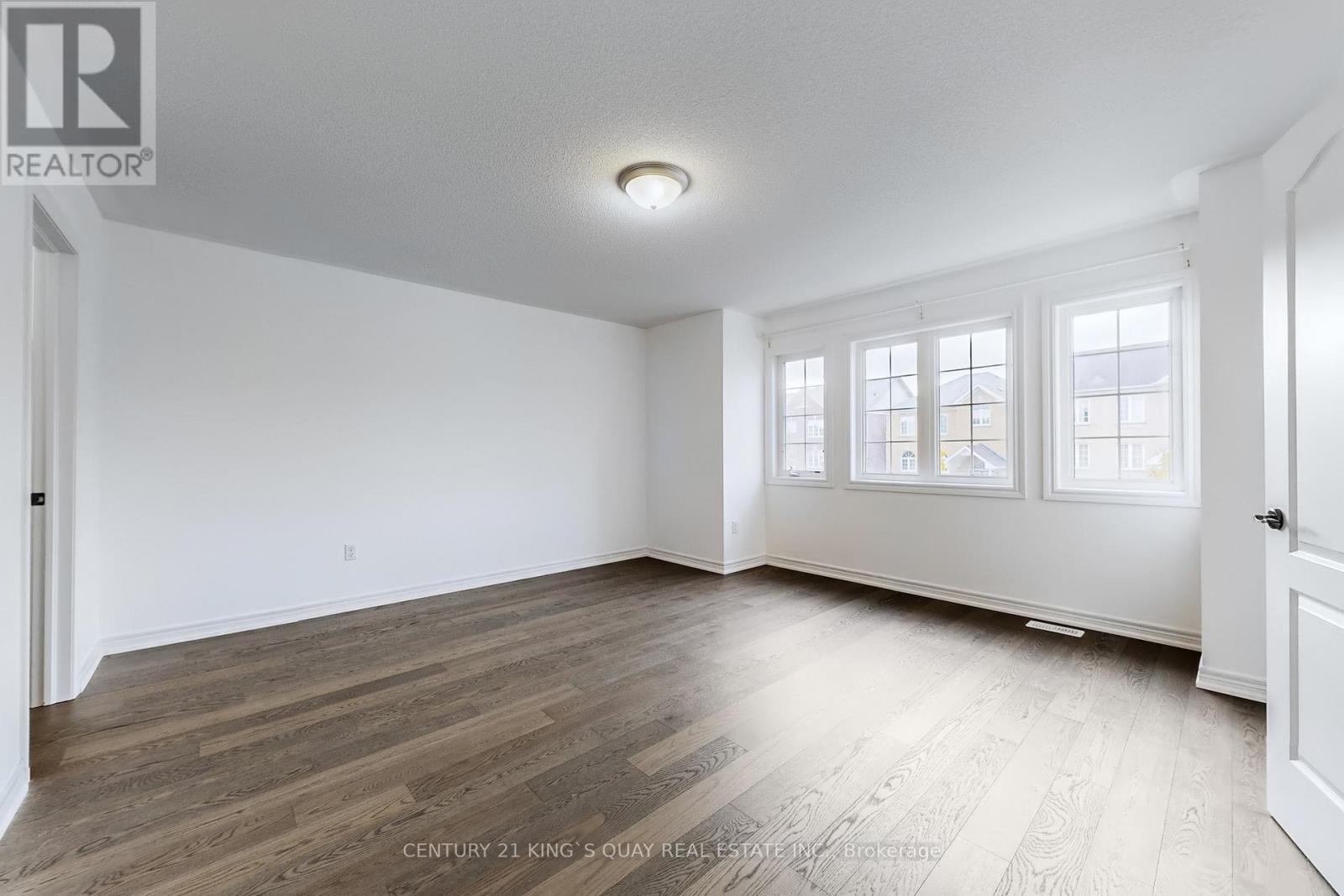 220 Karl Rose Trail, Newmarket, Ontario  L3X 3J3 - Photo 27 - N12483877