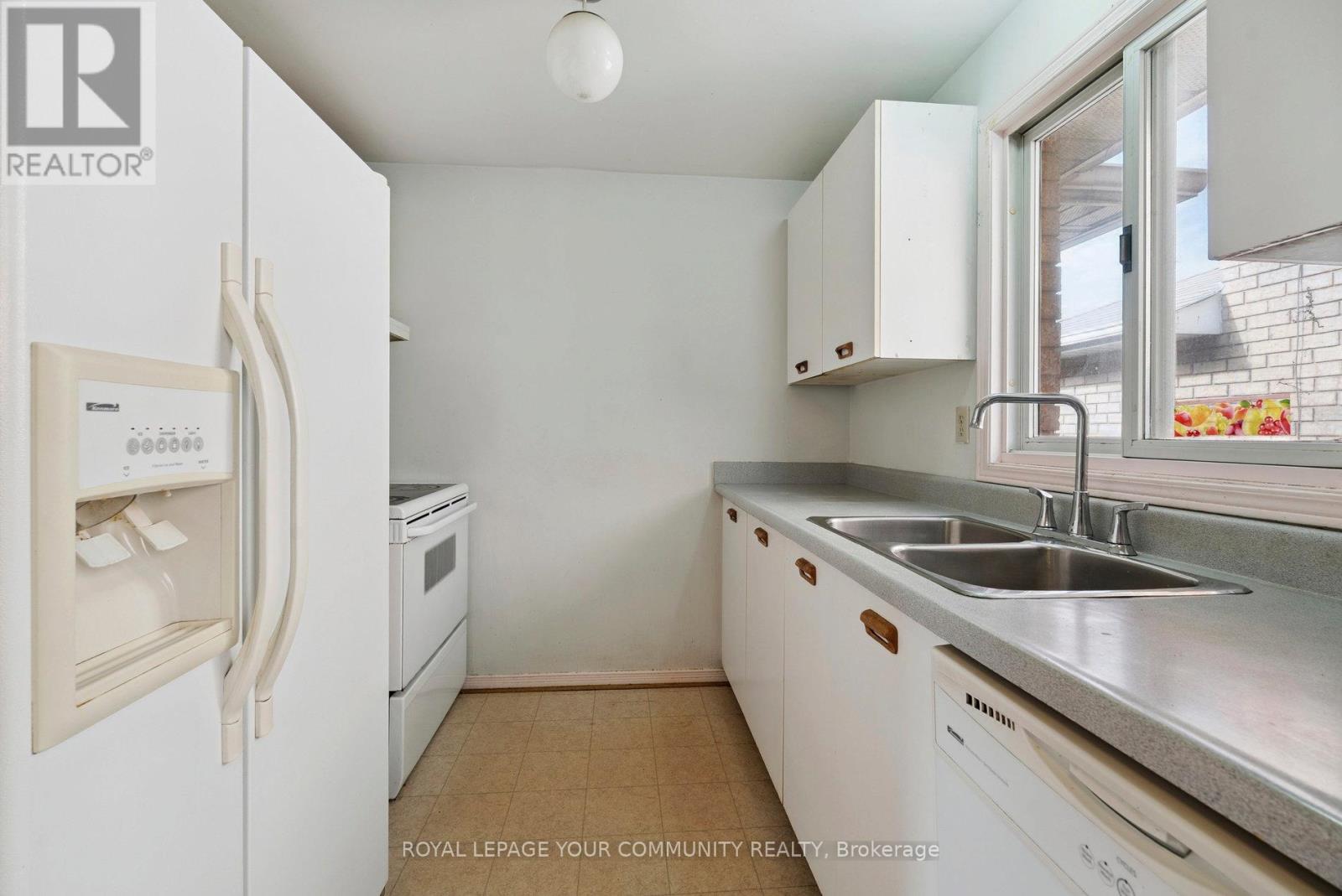 71 Geddes Crescent, Barrie, Ontario  L4N 7B1 - Photo 12 - S12486807