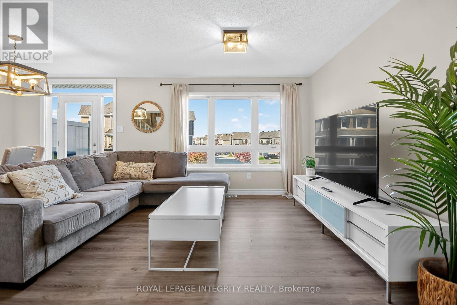 96 Feathertop Lane S, Ottawa, Ontario  K2S 1E7 - Photo 11 - X12462398