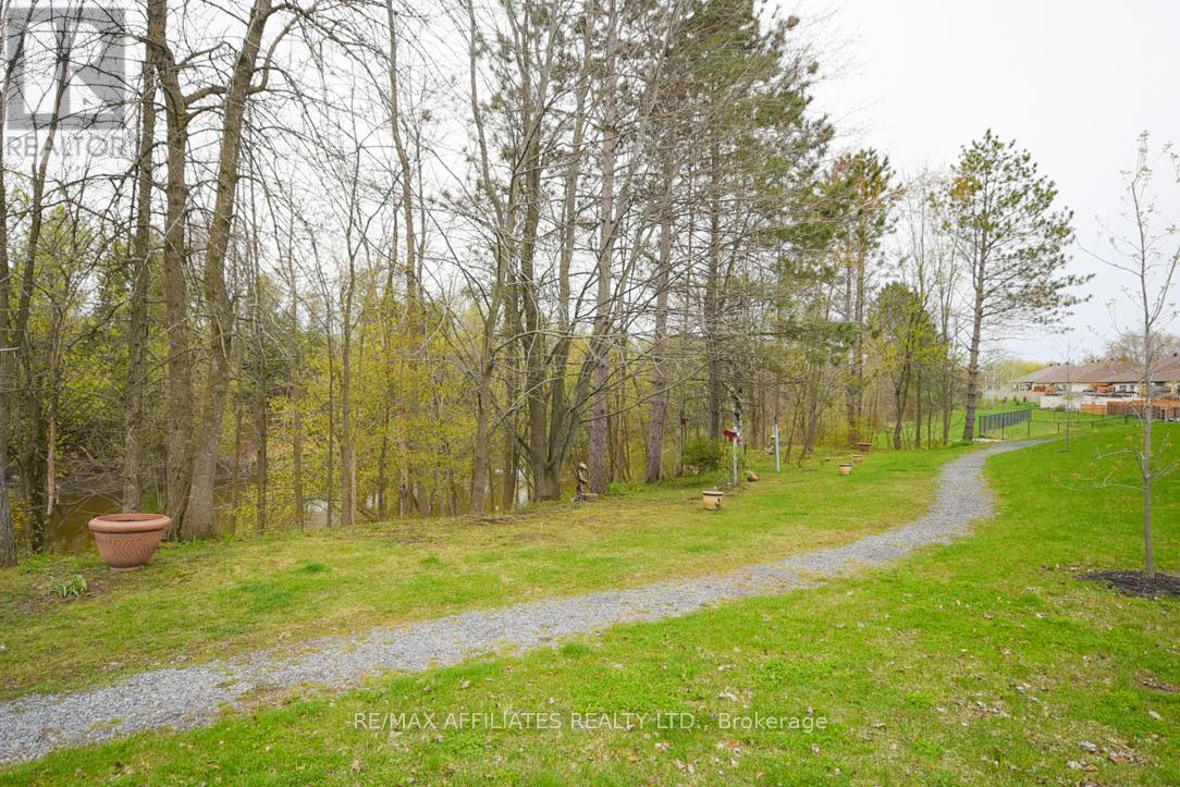 Unit 105 - 300 Solstice Crescent, Russell, Ontario  K0A 1W1 - Photo 21 - X12485308