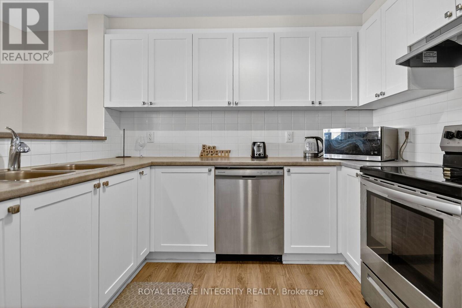 96 Feathertop Lane S, Ottawa, Ontario  K2S 1E7 - Photo 8 - X12462398