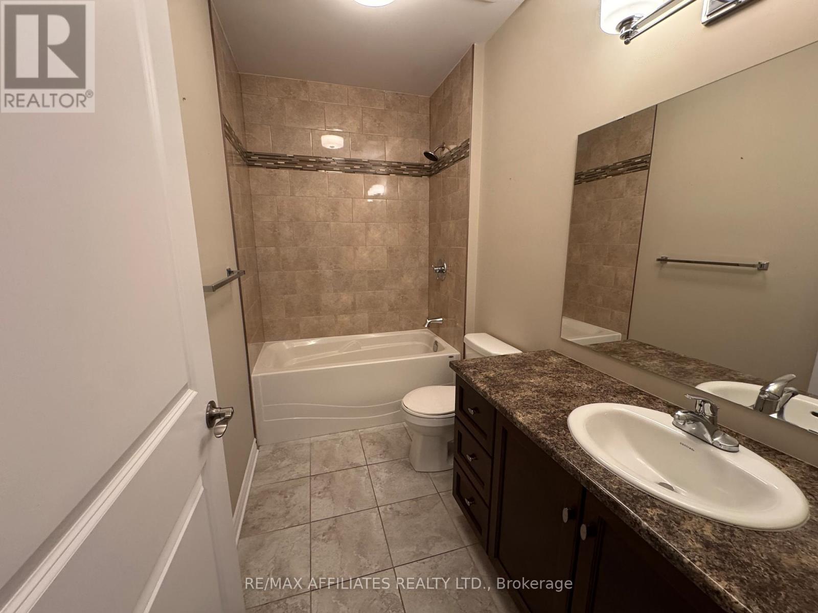 Unit 105 - 300 Solstice Crescent, Russell, Ontario  K0A 1W1 - Photo 12 - X12485308