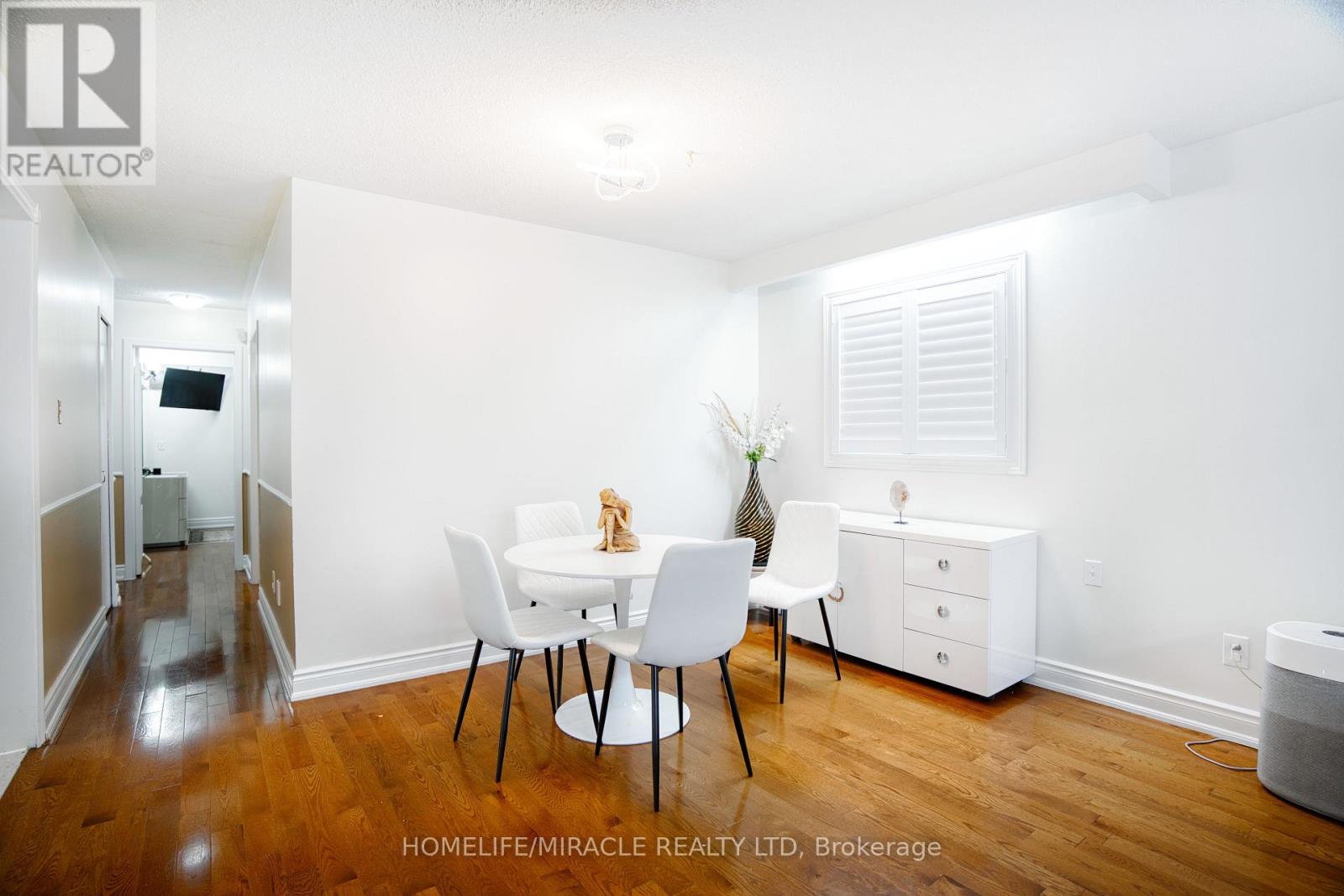 409 - 3353 Martins Pine Crescent, Mississauga, Ontario  L5L 1G3 - Photo 13 - W12486646