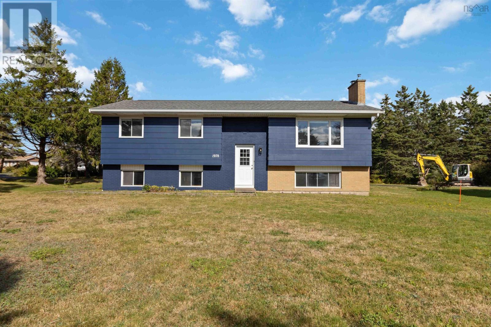 1978 Caldwell Road, Eastern Passage, Nova Scotia  B3G 1J1 - Photo 1 - 202524836