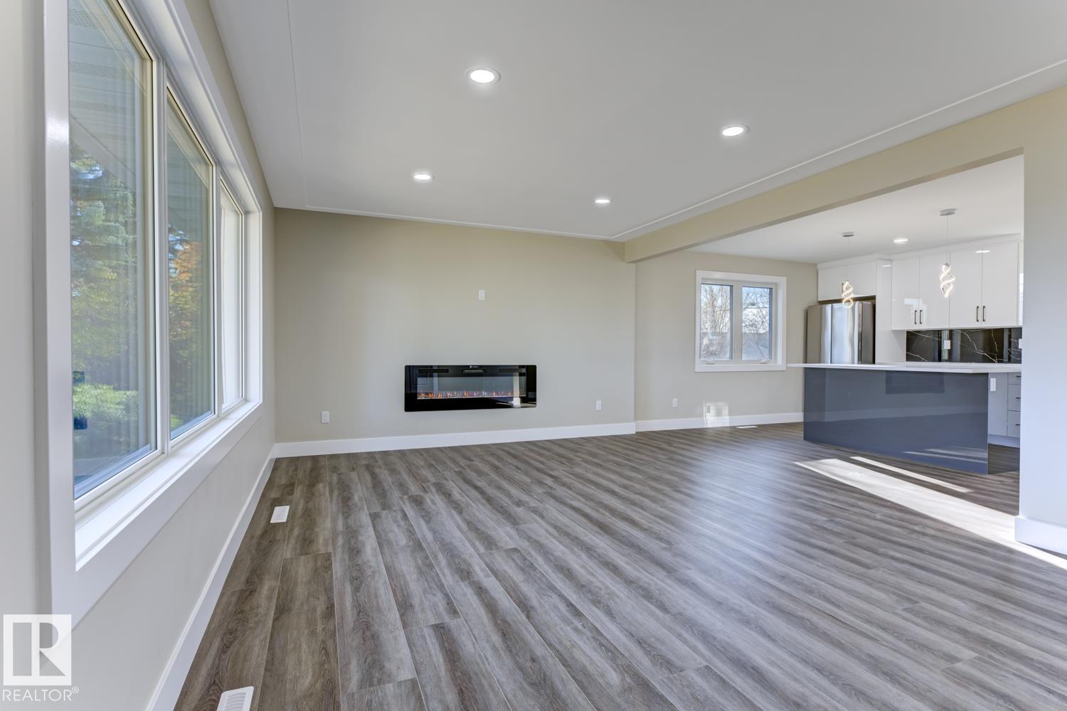 12904 95a St Nw, Edmonton, Alberta  T5E 4A1 - Photo 3 - E4463867