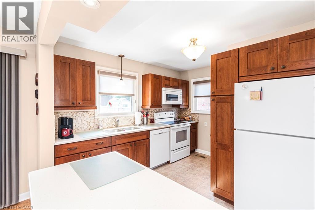 321 East 15th Street, Hamilton, Ontario  L9A 4G6 - Photo 14 - 40759964