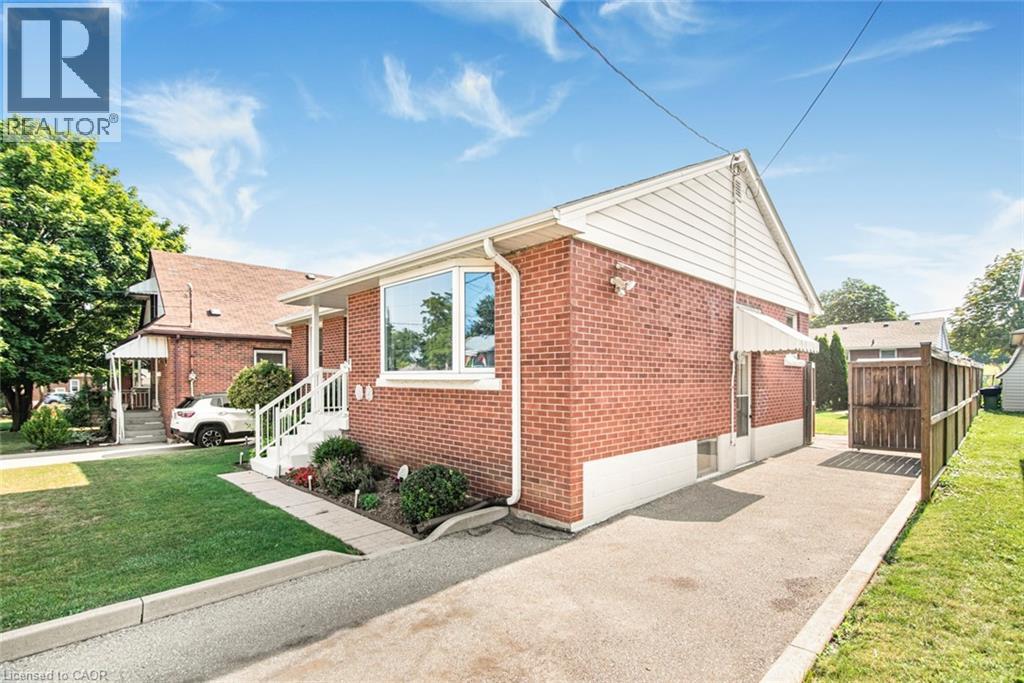 321 East 15th Street, Hamilton, Ontario  L9A 4G6 - Photo 2 - 40759964