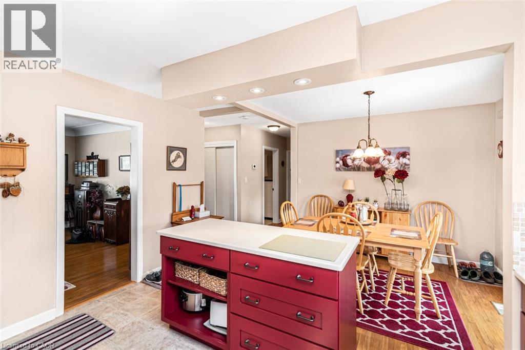 321 East 15th Street, Hamilton, Ontario  L9A 4G6 - Photo 11 - 40759964