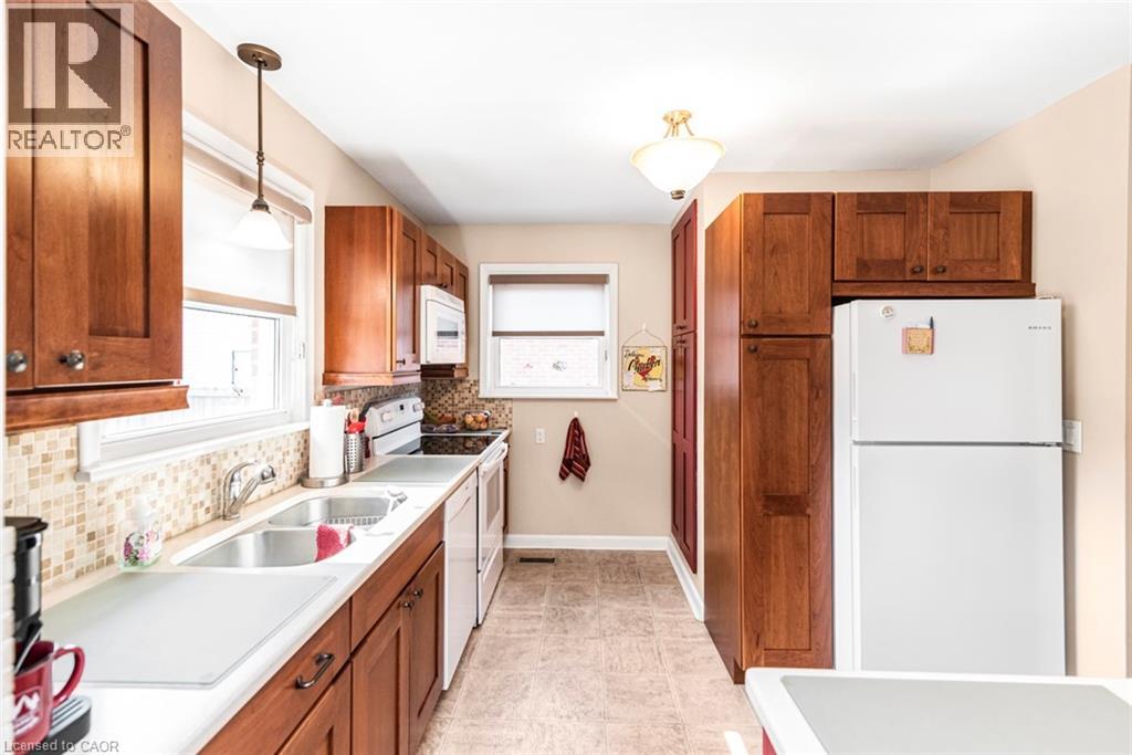 321 East 15th Street, Hamilton, Ontario  L9A 4G6 - Photo 13 - 40759964