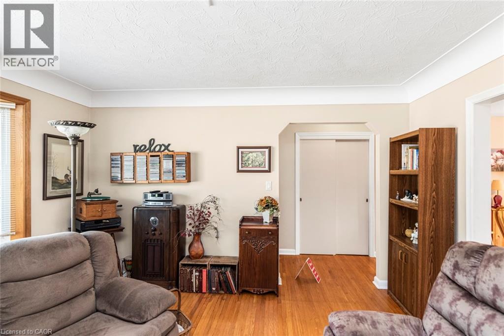 321 East 15th Street, Hamilton, Ontario  L9A 4G6 - Photo 7 - 40759964