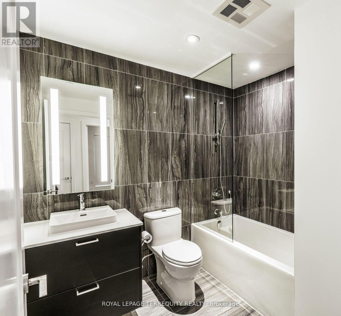 1912 - 470 Front Street W, Toronto, Ontario  M5V 0V6 - Photo 7 - C12487106