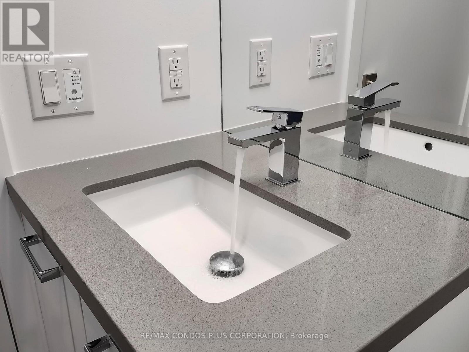 420 - 195 Mccaul Street, Toronto, Ontario  M5T 1W6 - Photo 31 - C12487145