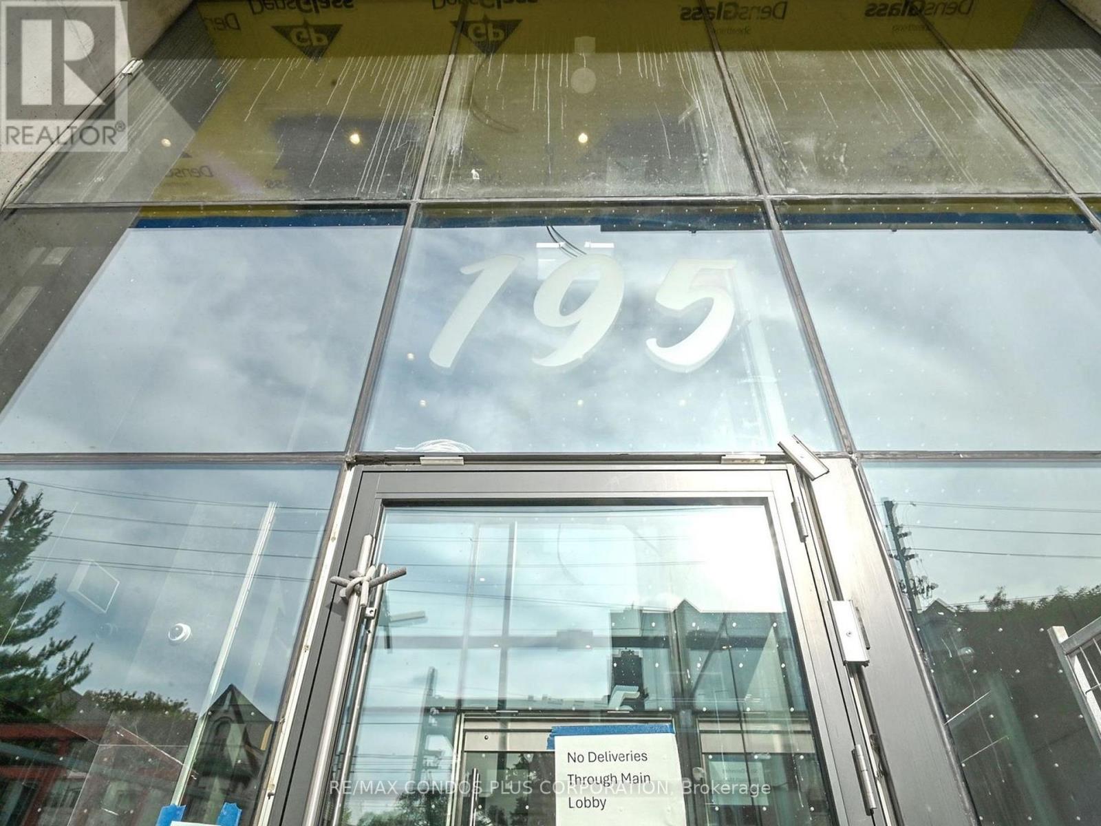 420 - 195 Mccaul Street, Toronto, Ontario  M5T 1W6 - Photo 5 - C12487145