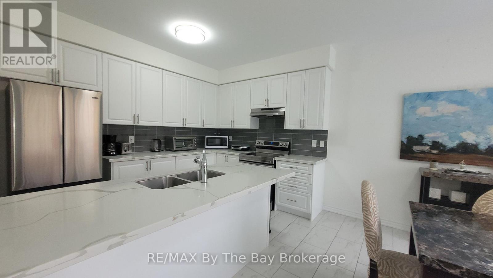 172 Rosanne Circle, Wasaga Beach, Ontario  L9Z 0N1 - Photo 10 - S12478851