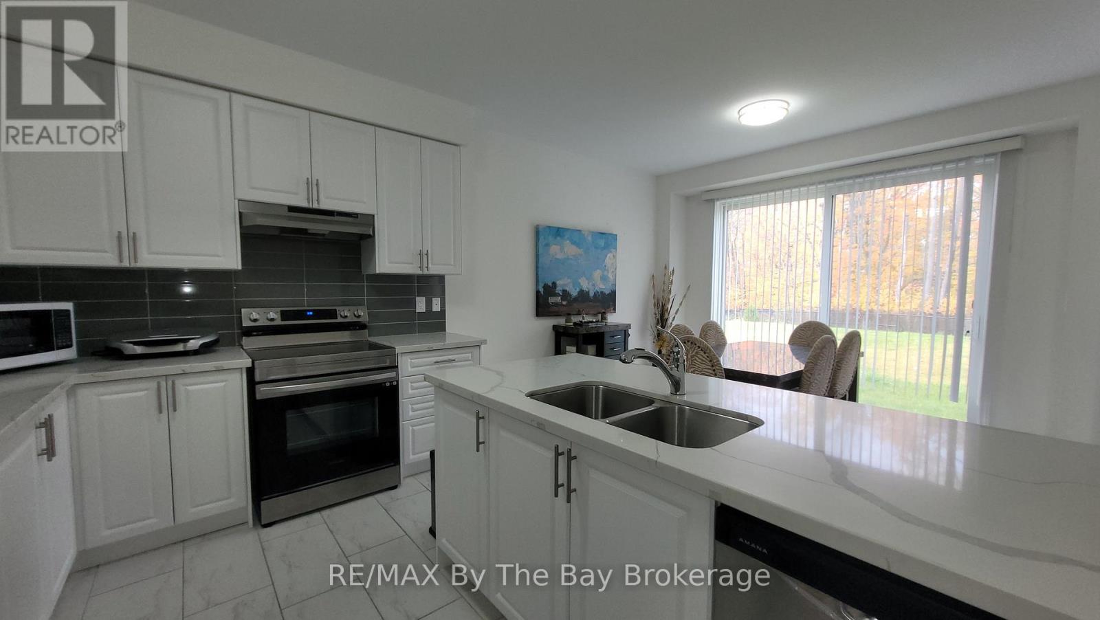 172 Rosanne Circle, Wasaga Beach, Ontario  L9Z 0N1 - Photo 12 - S12478851