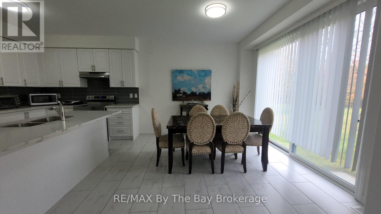 172 Rosanne Circle, Wasaga Beach, Ontario  L9Z 0N1 - Photo 11 - S12478851