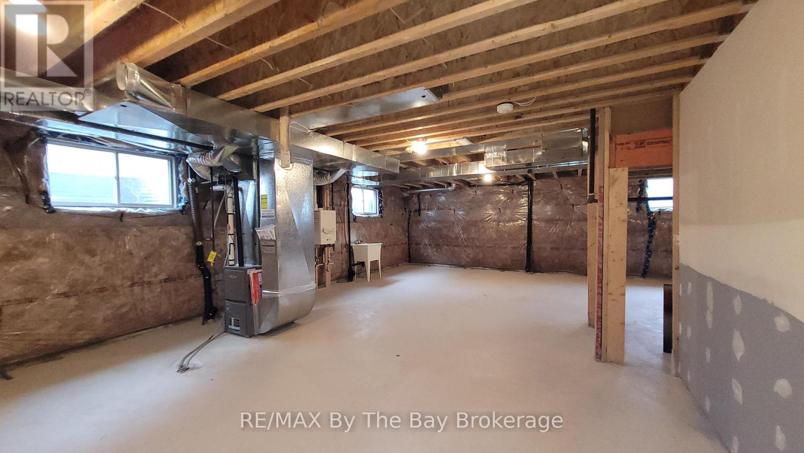 172 Rosanne Circle, Wasaga Beach, Ontario  L9Z 0N1 - Photo 31 - S12478851