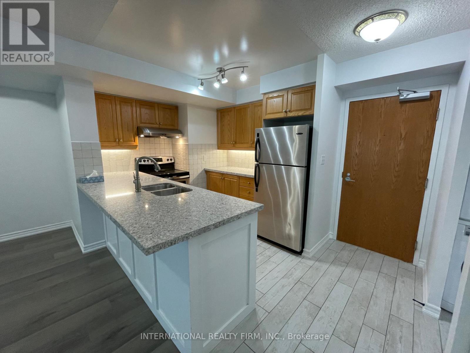 709 - 7 Lorraine Drive, Toronto, Ontario  M2N 7H2 - Photo 3 - C12312293