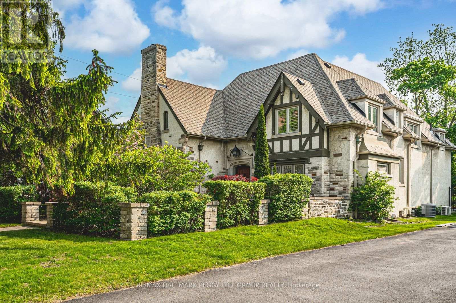 60 HIGH STREET, Barrie, Ontario