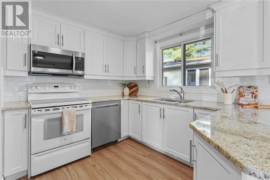 73 Garland Crescent, Sudbury, Ontario  P3B 3P2 - Photo 2 - 2125415