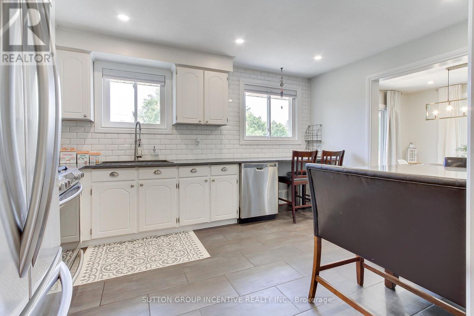 50 Marine Drive, Innisfil, Ontario  L0L 1R0 - Photo 16 - N12487118