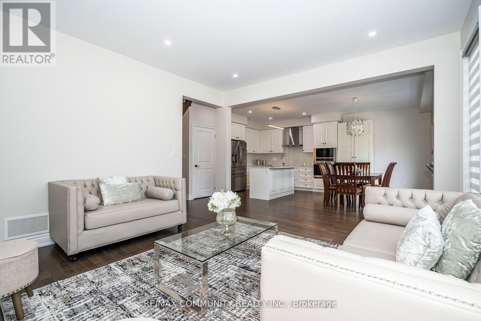 146 Wandering Glider Trail, Bradford West Gwillimbury, Ontario  L3Z 2A5 - Photo 10 - N12487128