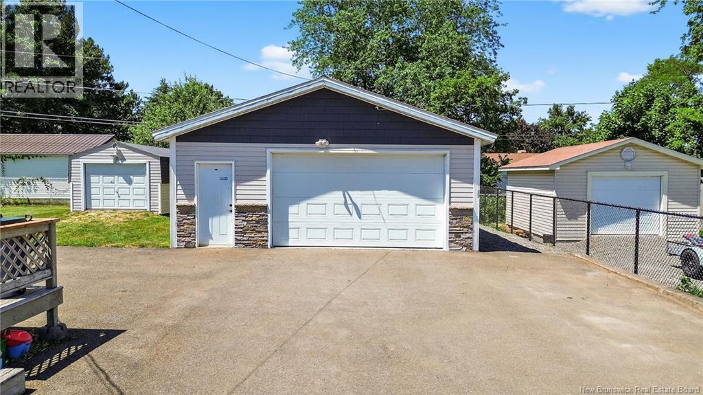 39 Laurelle Avenue, Moncton, New Brunswick  E1G 1G2 - Photo 3 - NB129185