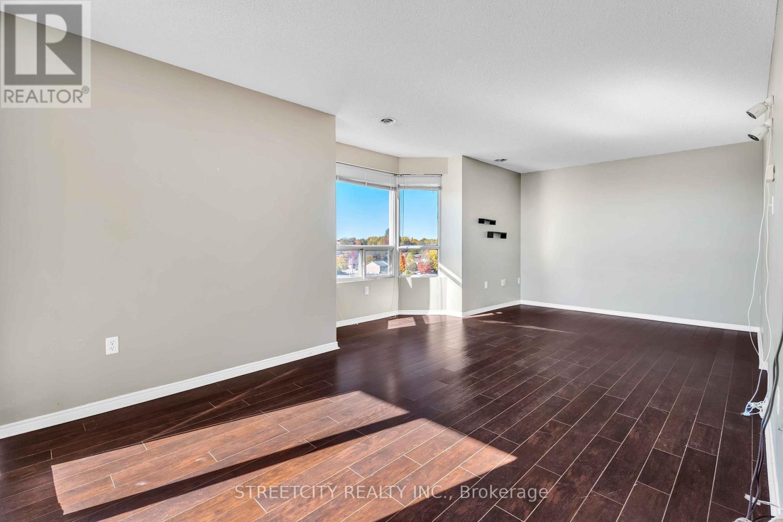 710 - 30 Chapman Court, London North (North I), Ontario  N6G 4Y4 - Photo 10 - X12487174