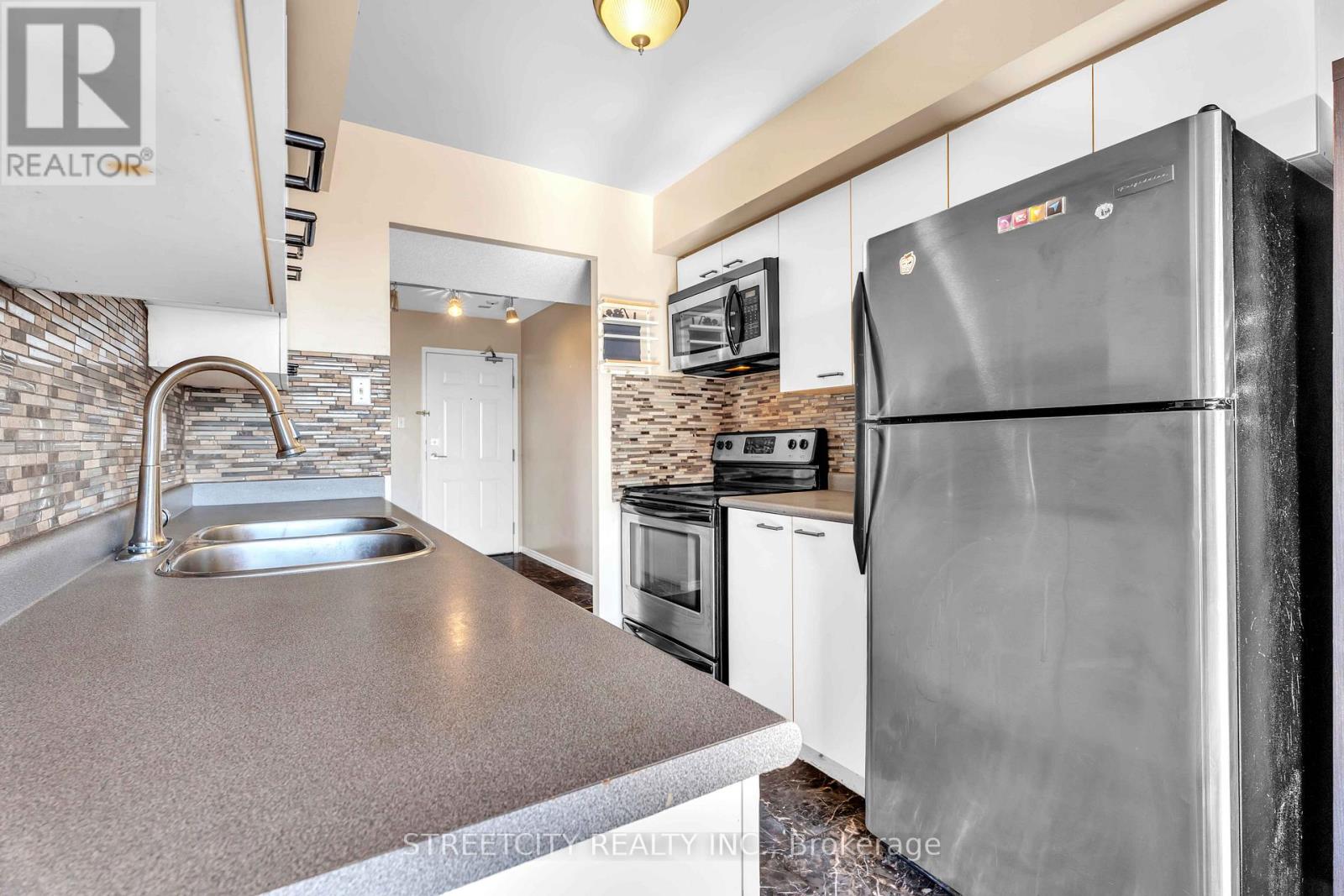 710 - 30 Chapman Court, London North (North I), Ontario  N6G 4Y4 - Photo 19 - X12487174