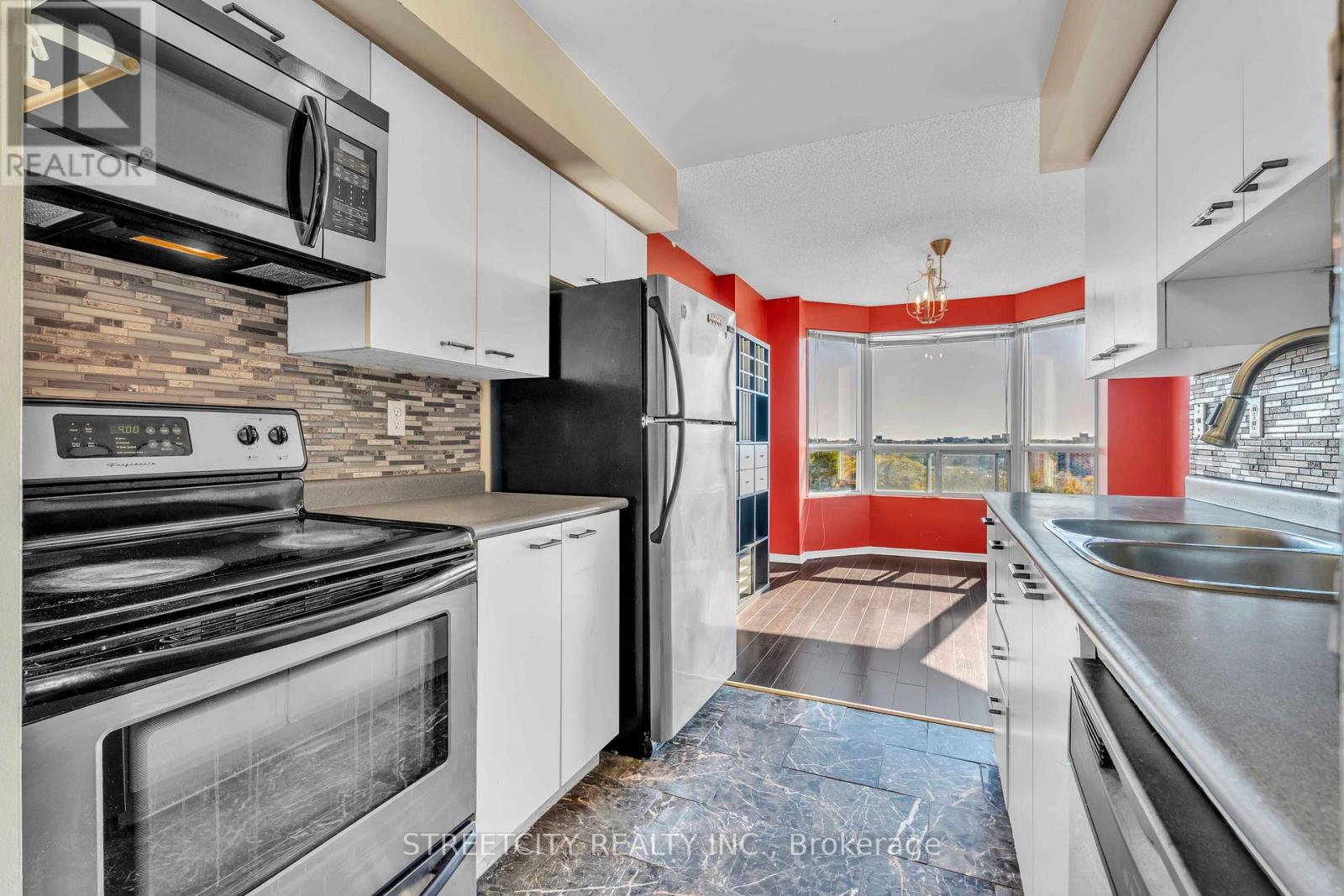 710 - 30 Chapman Court, London North (North I), Ontario  N6G 4Y4 - Photo 20 - X12487174