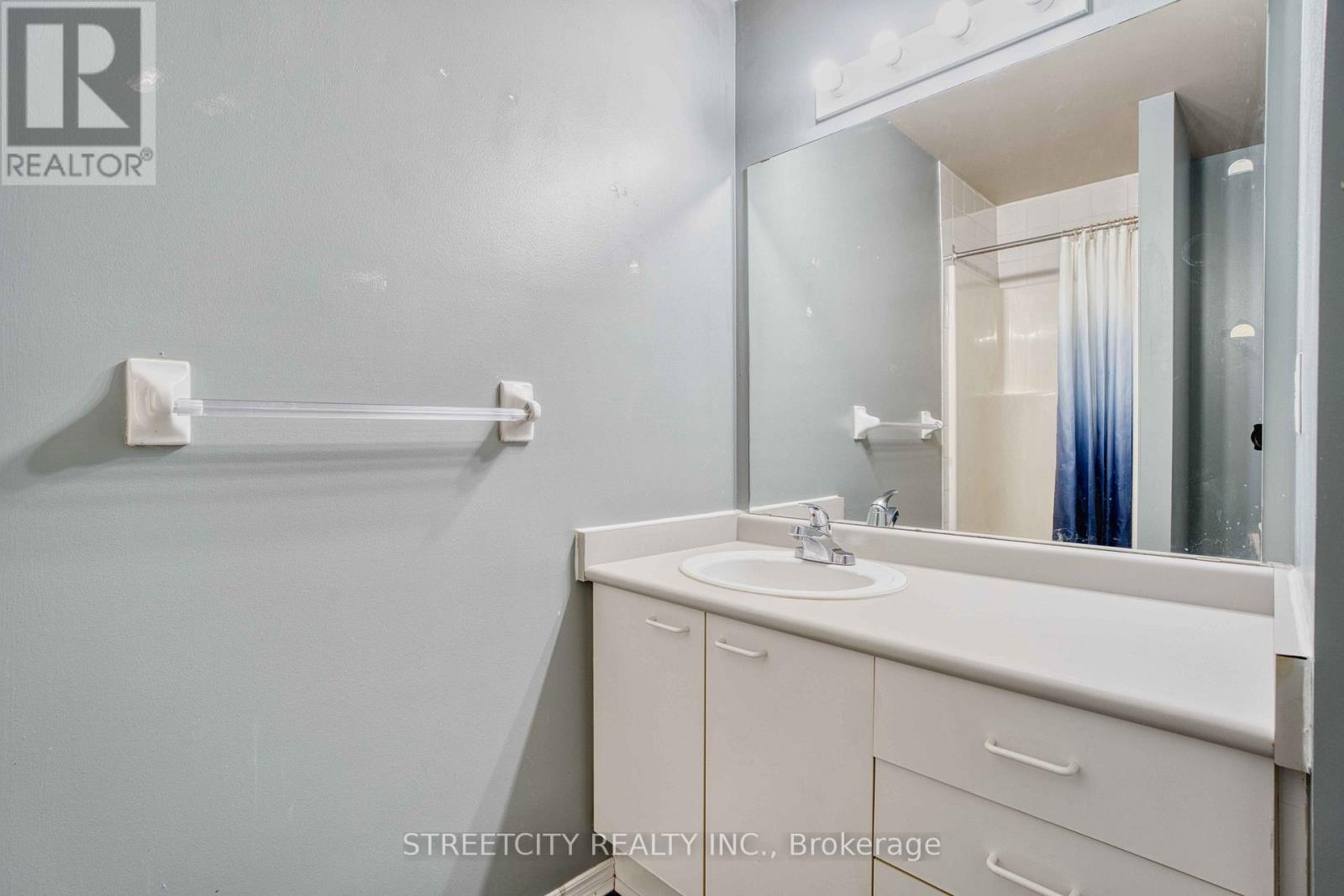 710 - 30 Chapman Court, London North (North I), Ontario  N6G 4Y4 - Photo 25 - X12487174