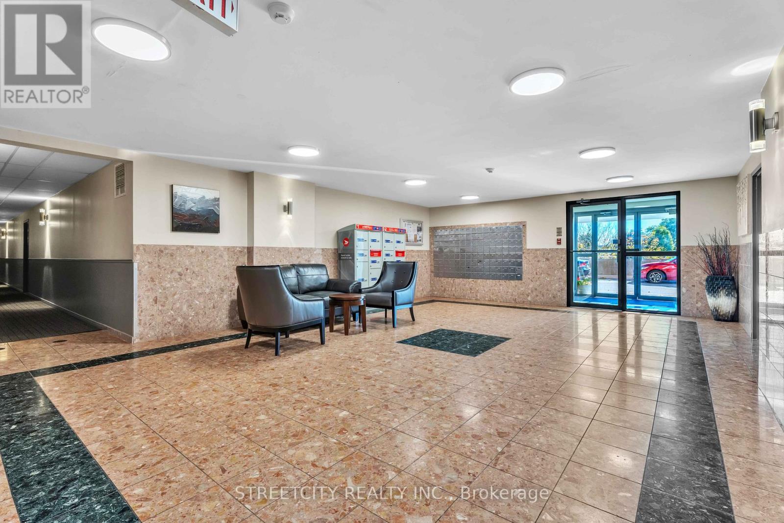 710 - 30 Chapman Court, London North (North I), Ontario  N6G 4Y4 - Photo 4 - X12487174