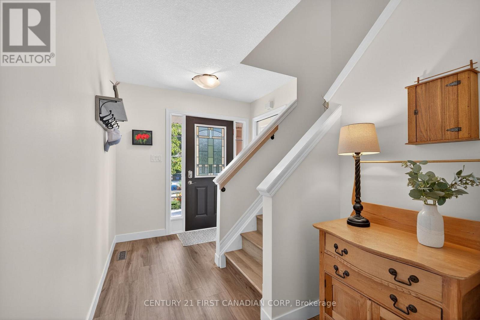 801 North Leaksdale Circle, London South, Ontario  N6M 1L9 - Photo 6 - X12487204