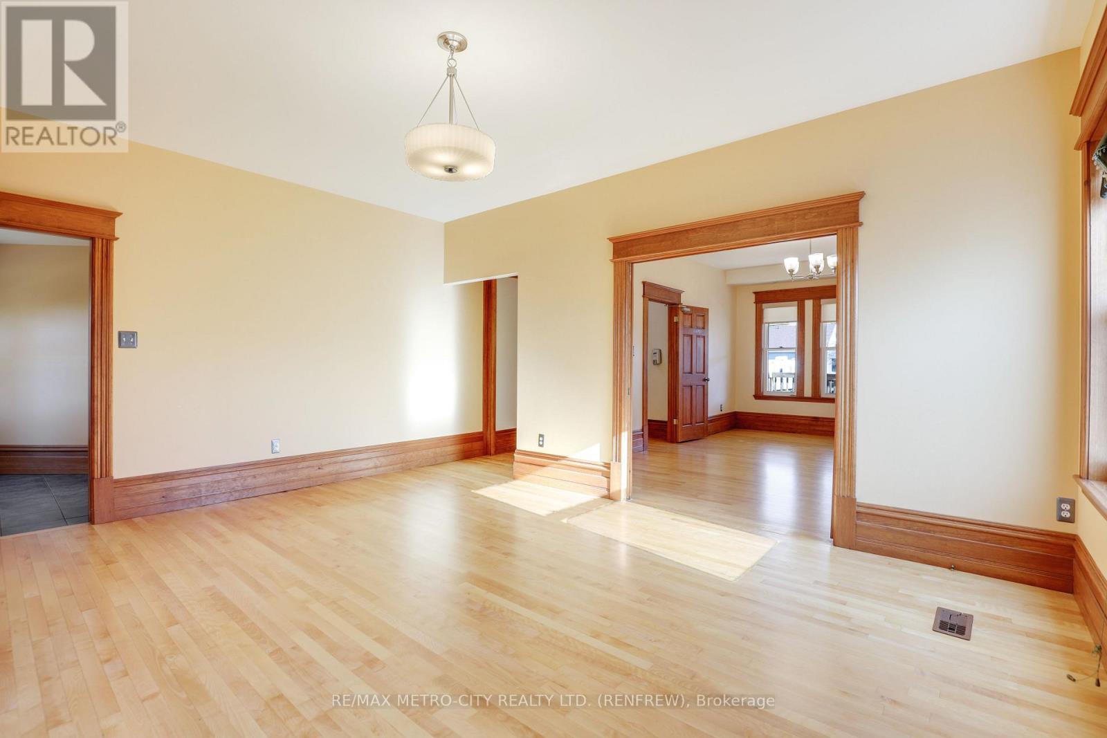 94 Argyle Street N, Renfrew, Ontario  K7V 1S9 - Photo 7 - X12487179