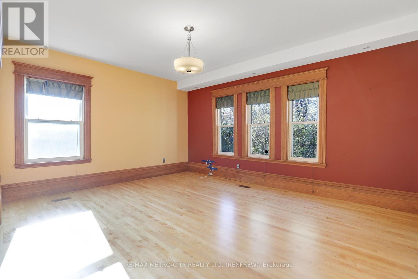 94 Argyle Street N, Renfrew, Ontario  K7V 1S9 - Photo 8 - X12487179