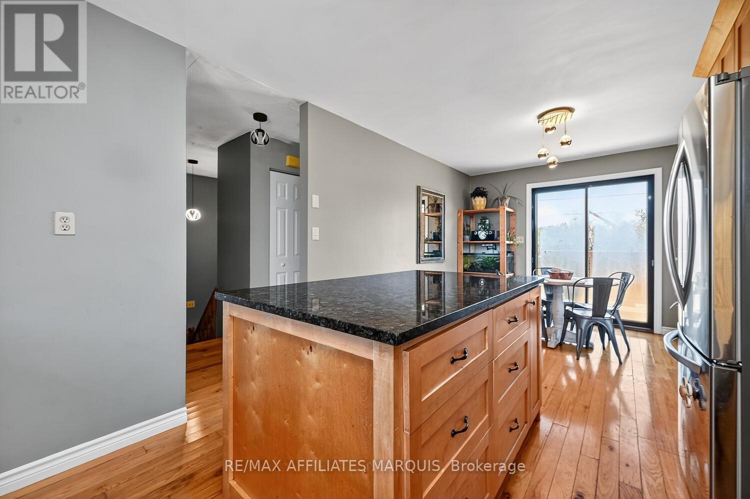 34 Joseph Street, Merrickville-Wolford, Ontario  K0G 1G0 - Photo 13 - X12487172