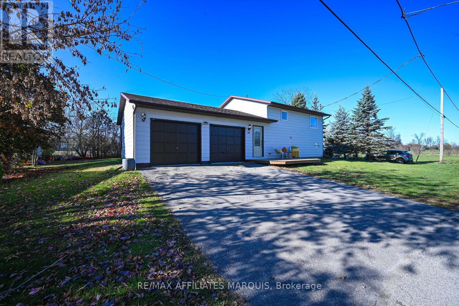 34 Joseph Street, Merrickville-Wolford, Ontario  K0G 1G0 - Photo 2 - X12487172
