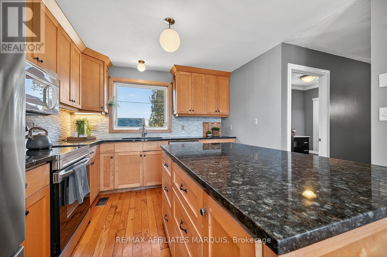 34 Joseph Street, Merrickville-Wolford, Ontario  K0G 1G0 - Photo 20 - X12487172