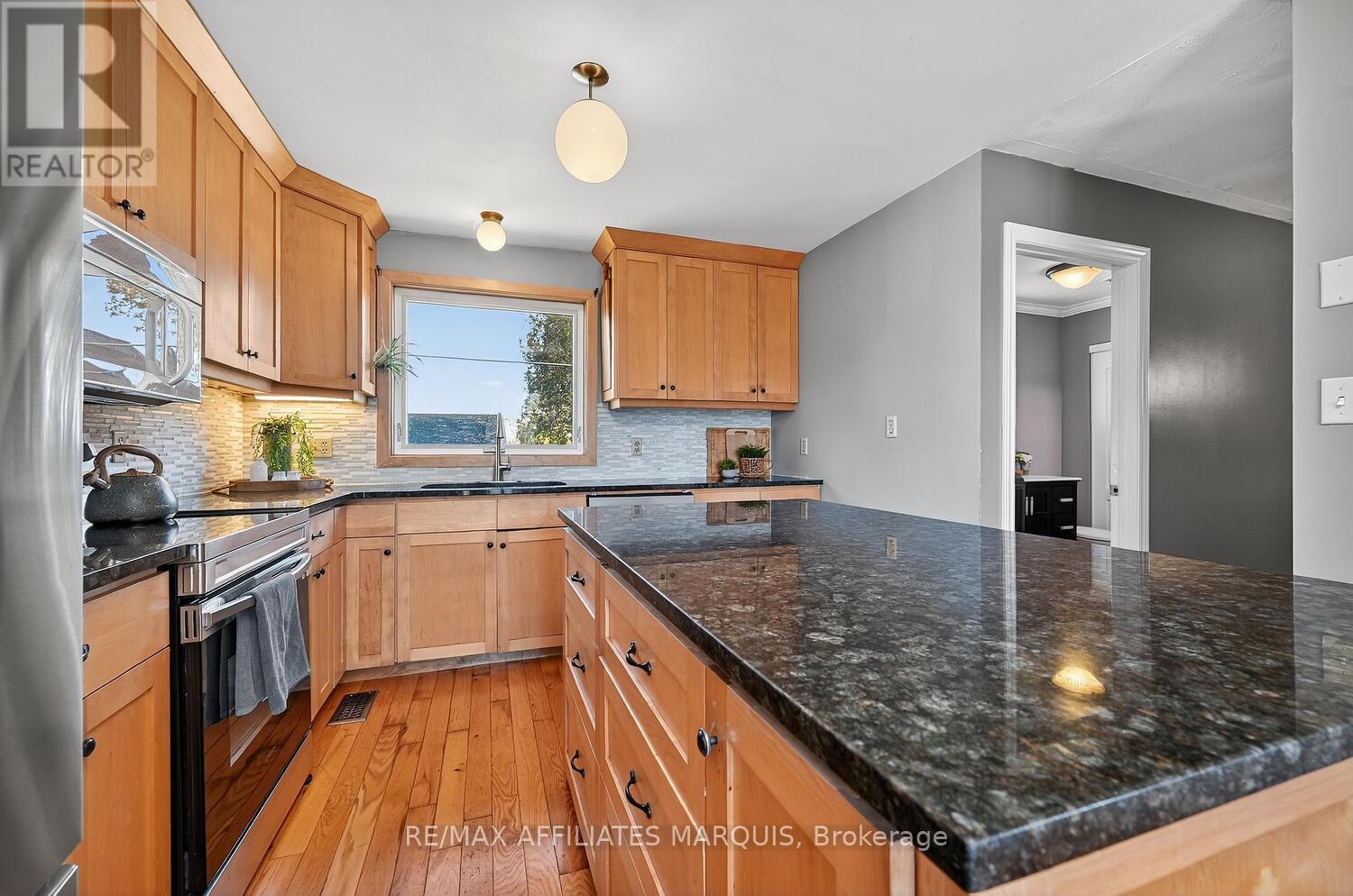 34 Joseph Street, Merrickville-Wolford, Ontario  K0G 1G0 - Photo 21 - X12487172