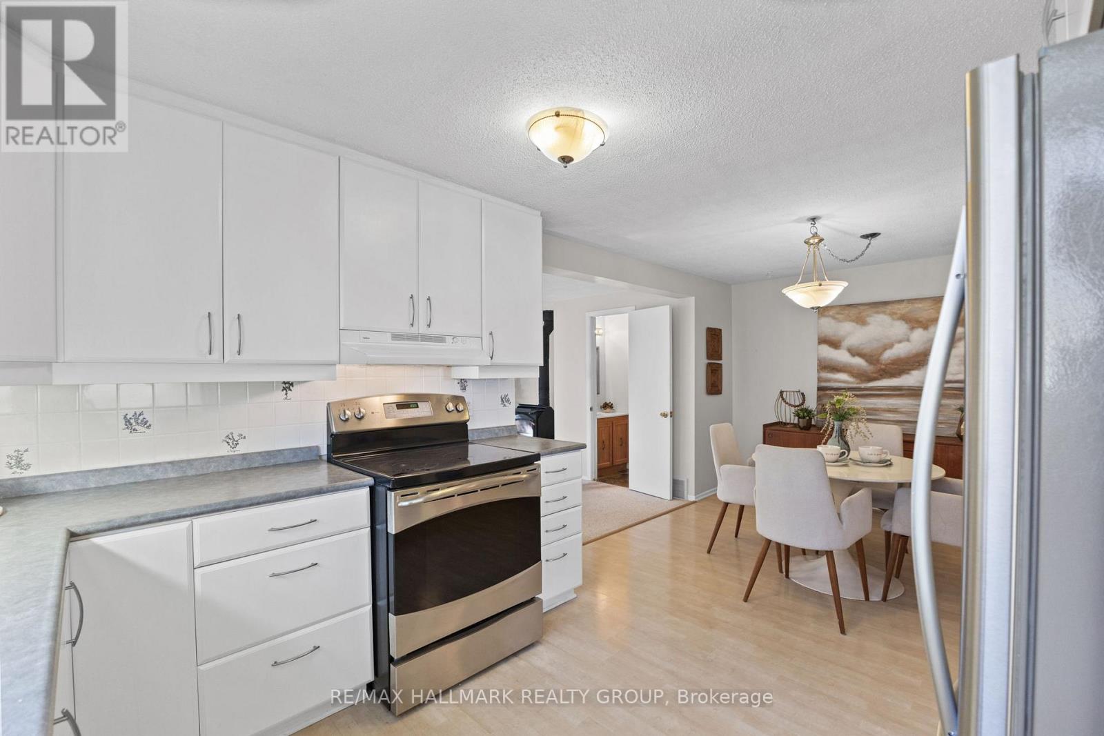 2026 Gatineau View Crescent, Ottawa, Ontario  K1J 7X1 - Photo 12 - X12487220