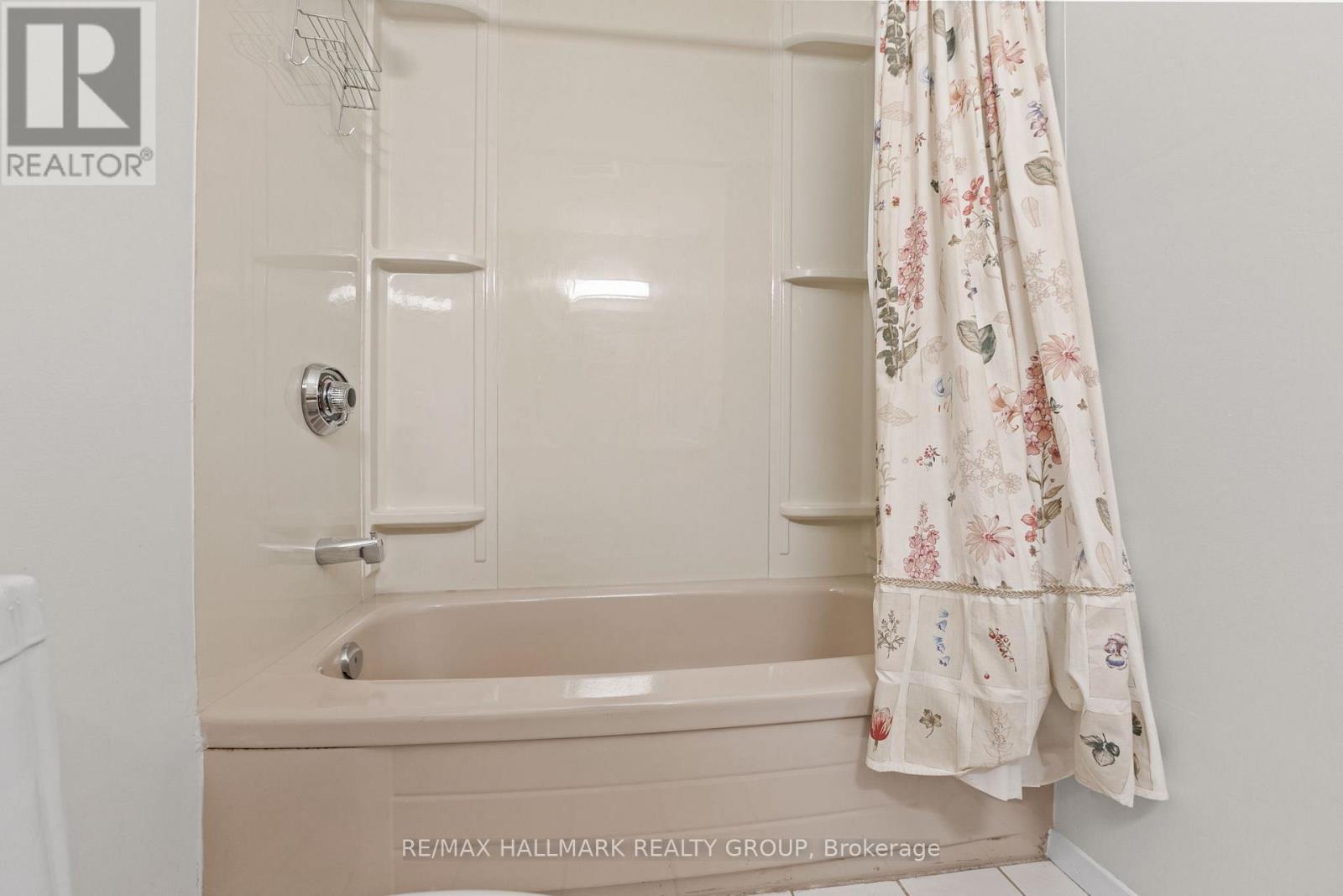 2026 Gatineau View Crescent, Ottawa, Ontario  K1J 7X1 - Photo 30 - X12487220