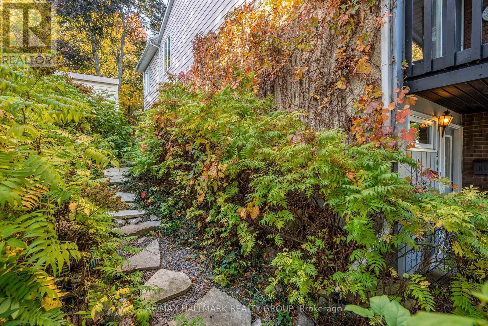 2026 Gatineau View Crescent, Ottawa, Ontario  K1J 7X1 - Photo 34 - X12487220