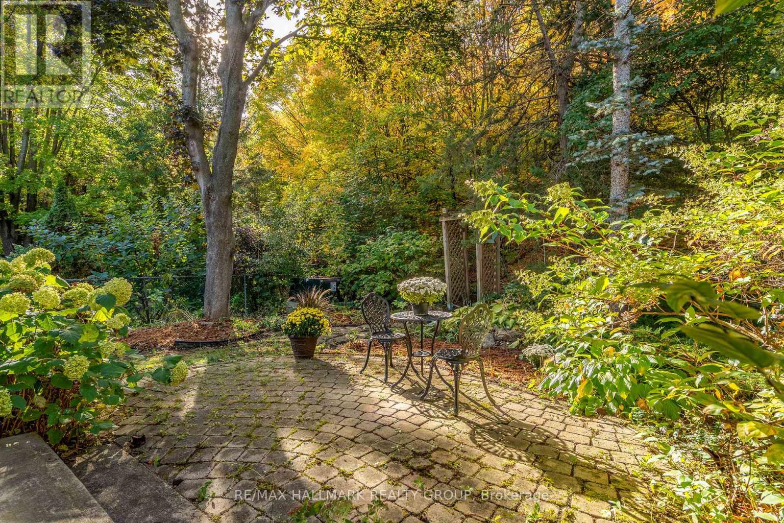 2026 Gatineau View Crescent, Ottawa, Ontario  K1J 7X1 - Photo 36 - X12487220