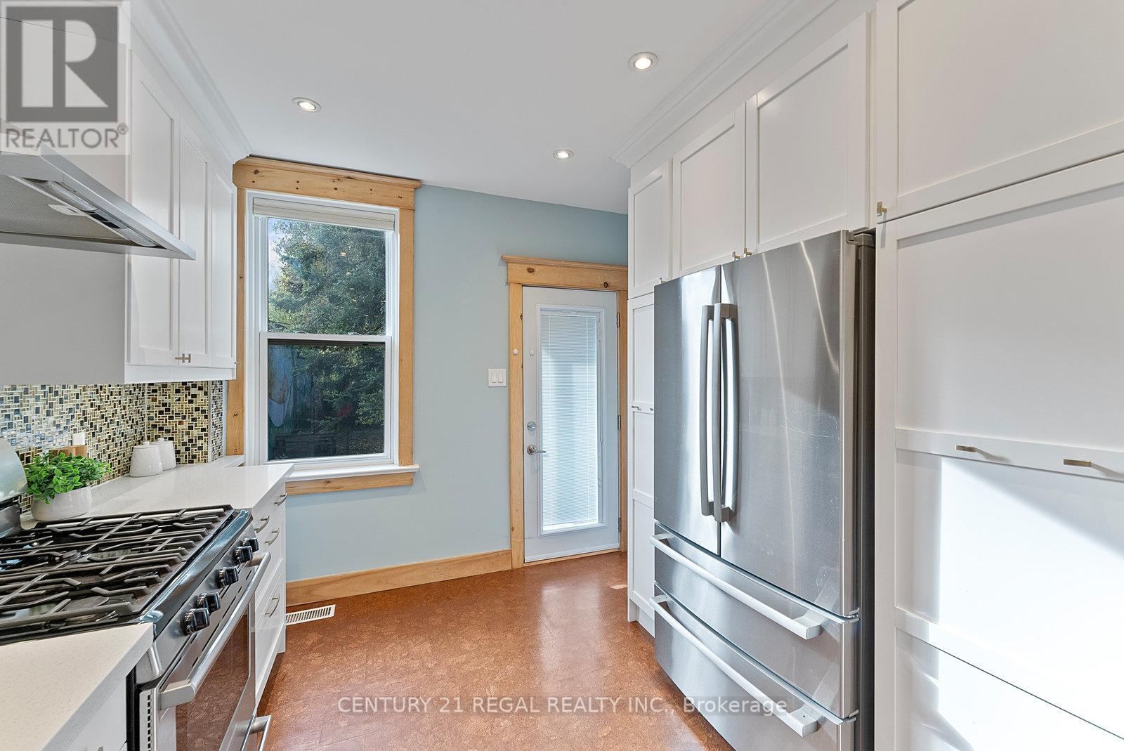 7 Wallace Avenue, Toronto, Ontario  M6H 1T4 - Photo 20 - W12487102