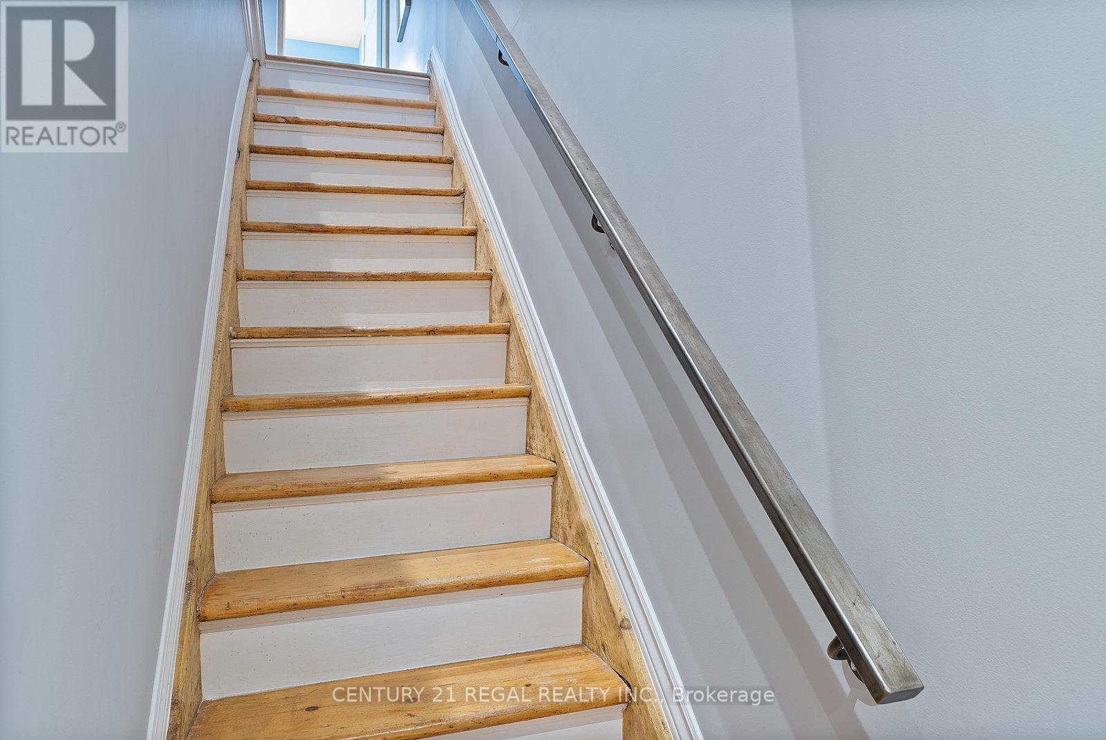 7 Wallace Avenue, Toronto, Ontario  M6H 1T4 - Photo 21 - W12487102