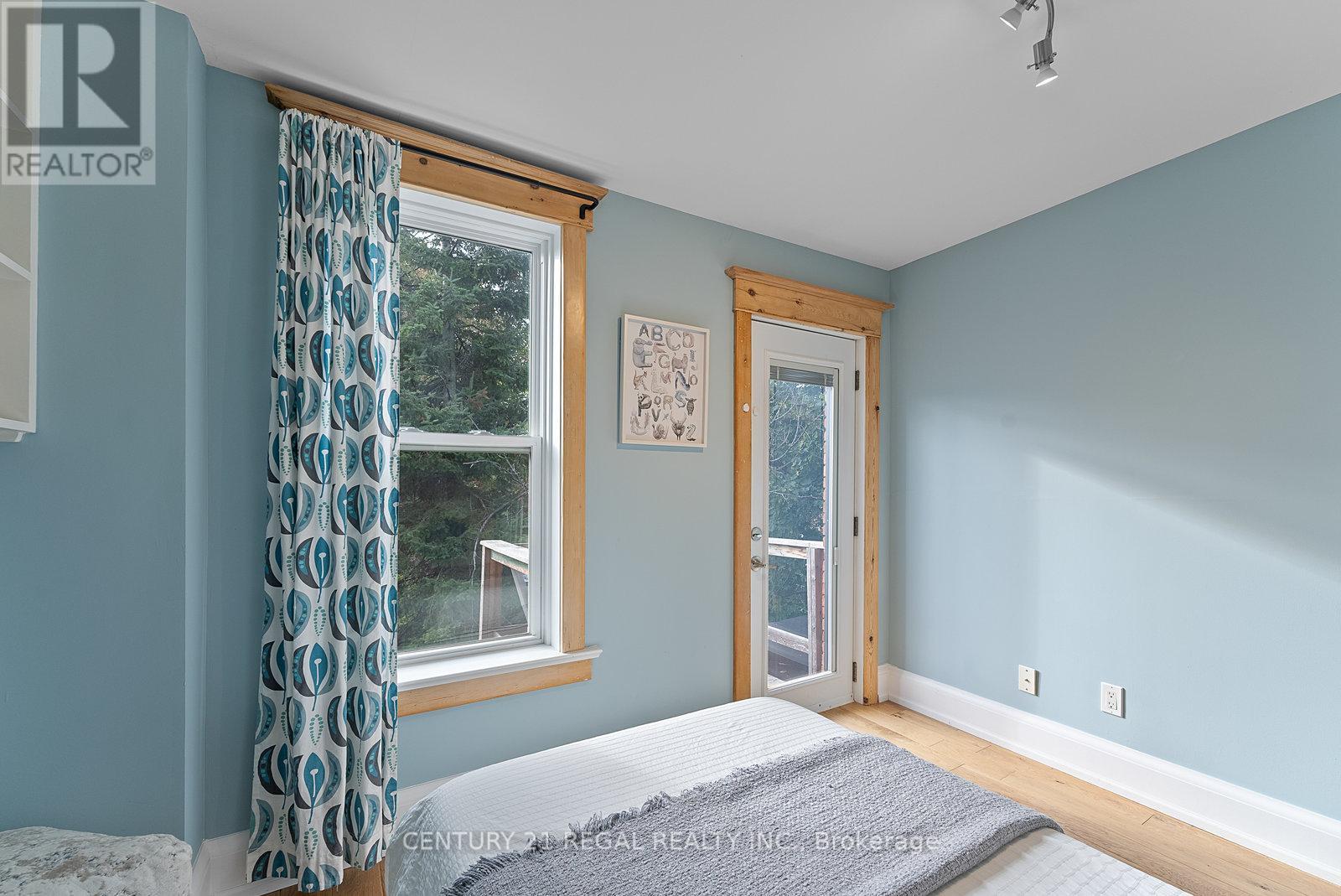 7 Wallace Avenue, Toronto, Ontario  M6H 1T4 - Photo 31 - W12487102