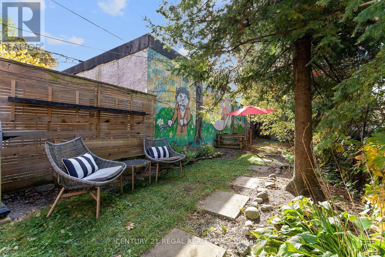 7 Wallace Avenue, Toronto, Ontario  M6H 1T4 - Photo 37 - W12487102