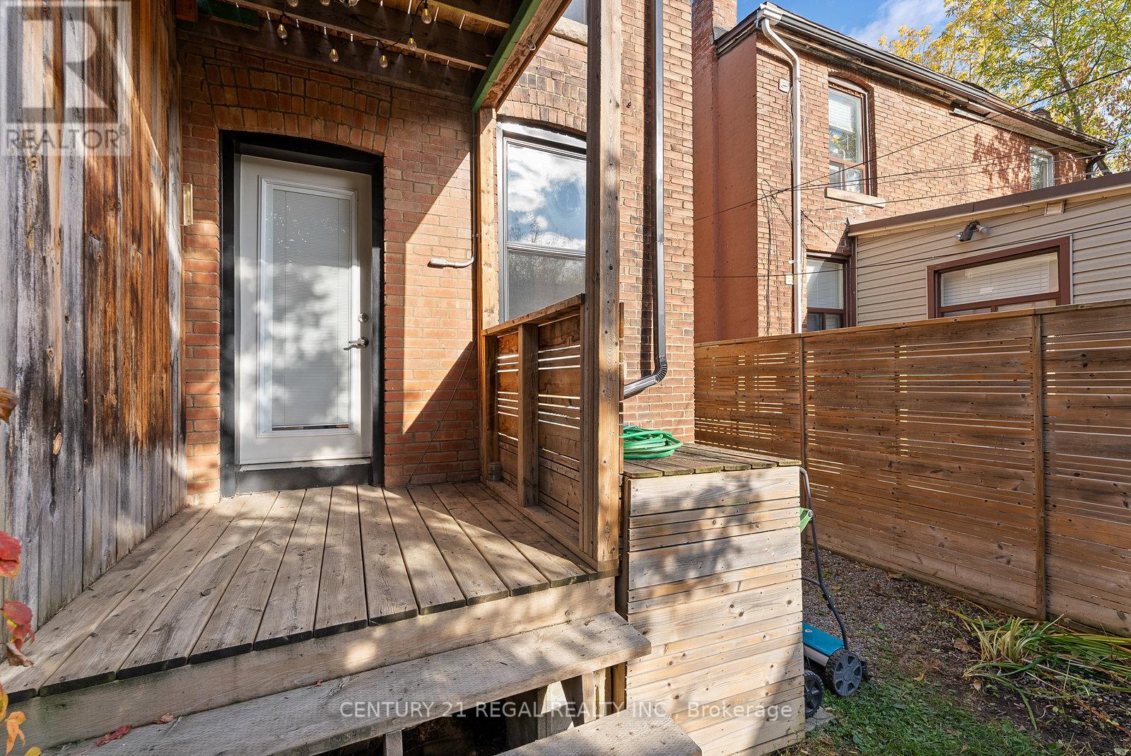 7 Wallace Avenue, Toronto, Ontario  M6H 1T4 - Photo 44 - W12487102