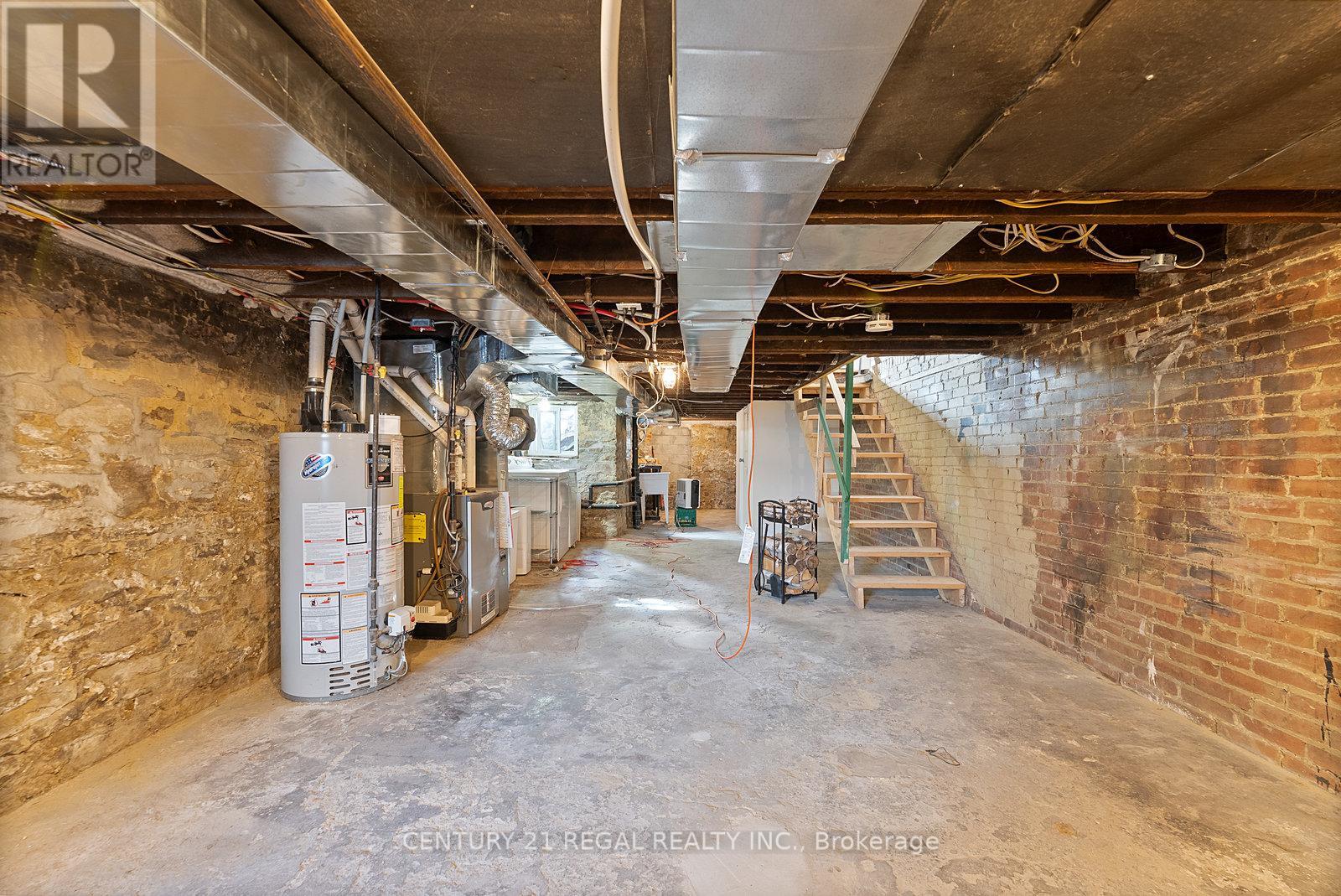 7 Wallace Avenue, Toronto, Ontario  M6H 1T4 - Photo 46 - W12487102