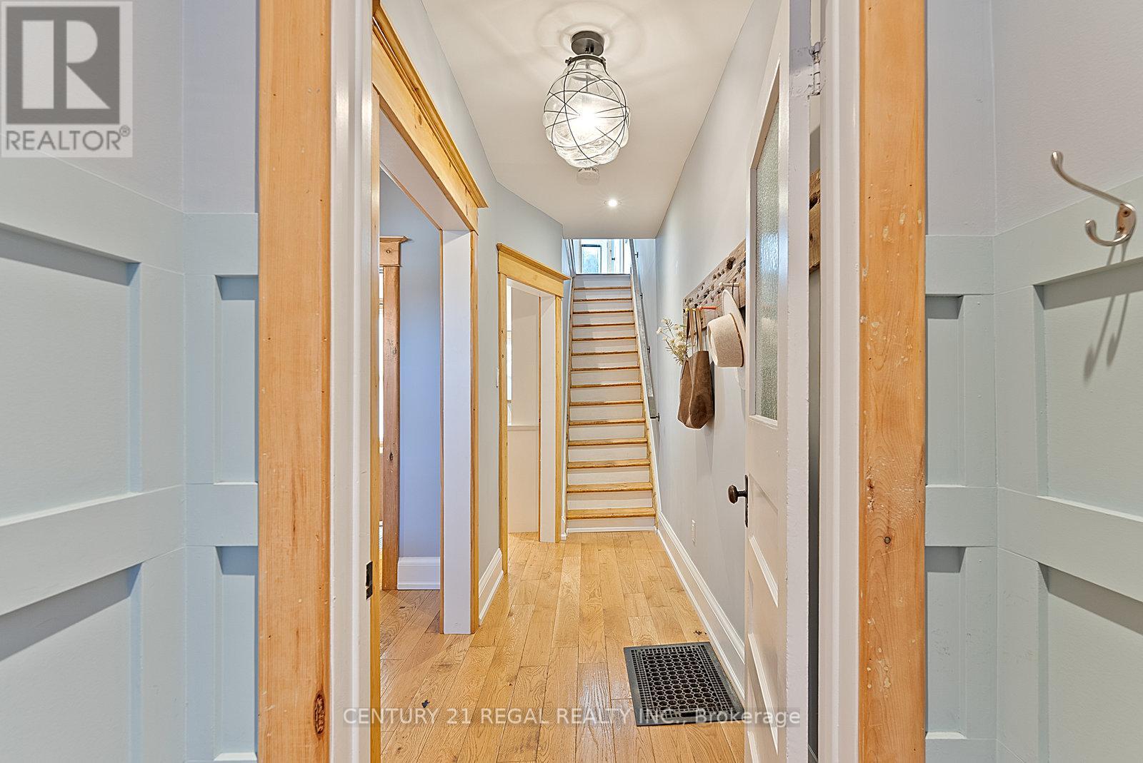 7 Wallace Avenue, Toronto, Ontario  M6H 1T4 - Photo 5 - W12487102